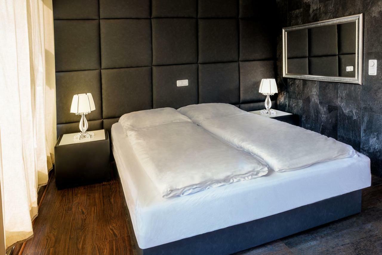 Hotel Sleepinn Volkspark (Adults Only) Hamburg Exterior photo